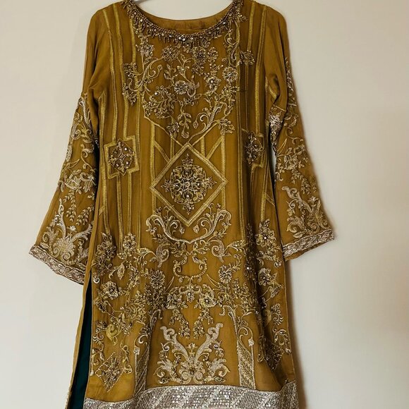 3 Piece Golden Chiffon Fully Embroidered Formal Suit - Pakistani/Indian - Picture 1 of 4